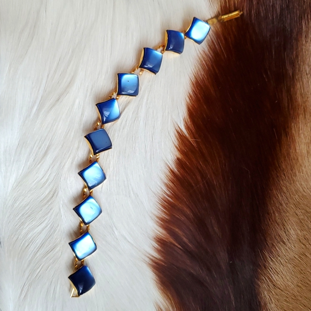 Vintage Blue & Gold Square Bracelet – Elegant Costume Jewelry